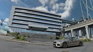 Decemberben jön az Assetto Corsa EVO következő nagy frissítése, benne a régóta várt free roam móddal